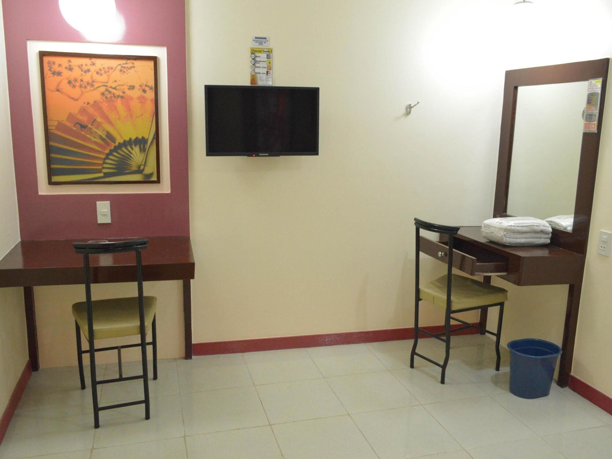 Hotel Sogo Pasay Wood Street Bagian luar foto