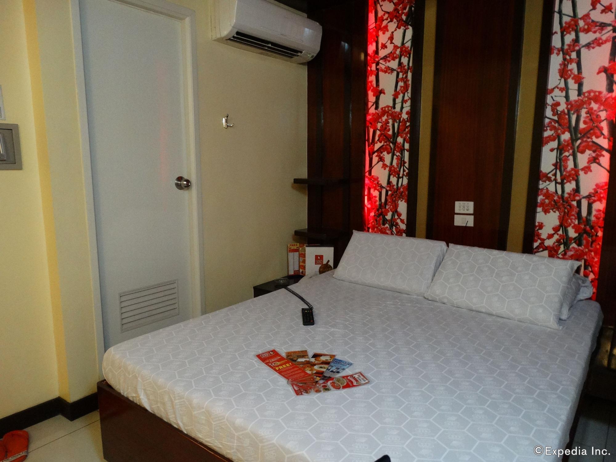 Hotel Sogo Pasay Wood Street Bagian luar foto