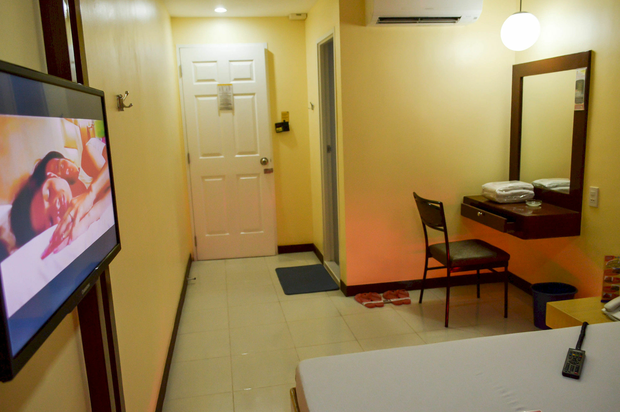 Hotel Sogo Pasay Wood Street Bagian luar foto