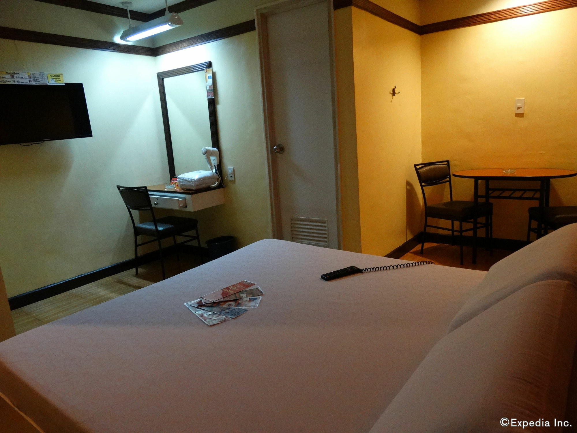 Hotel Sogo Pasay Wood Street Bagian luar foto