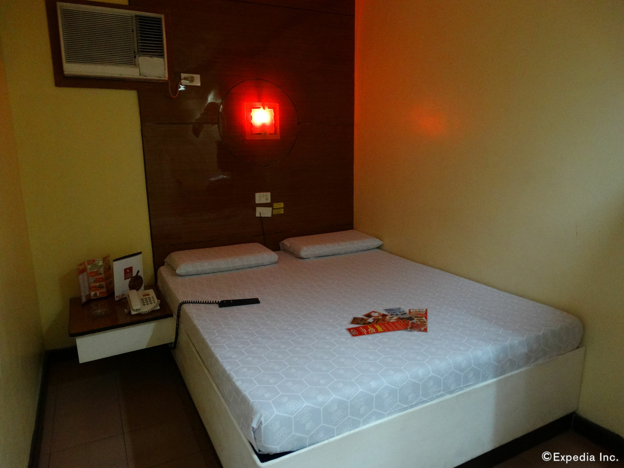 Hotel Sogo Pasay Wood Street Bagian luar foto