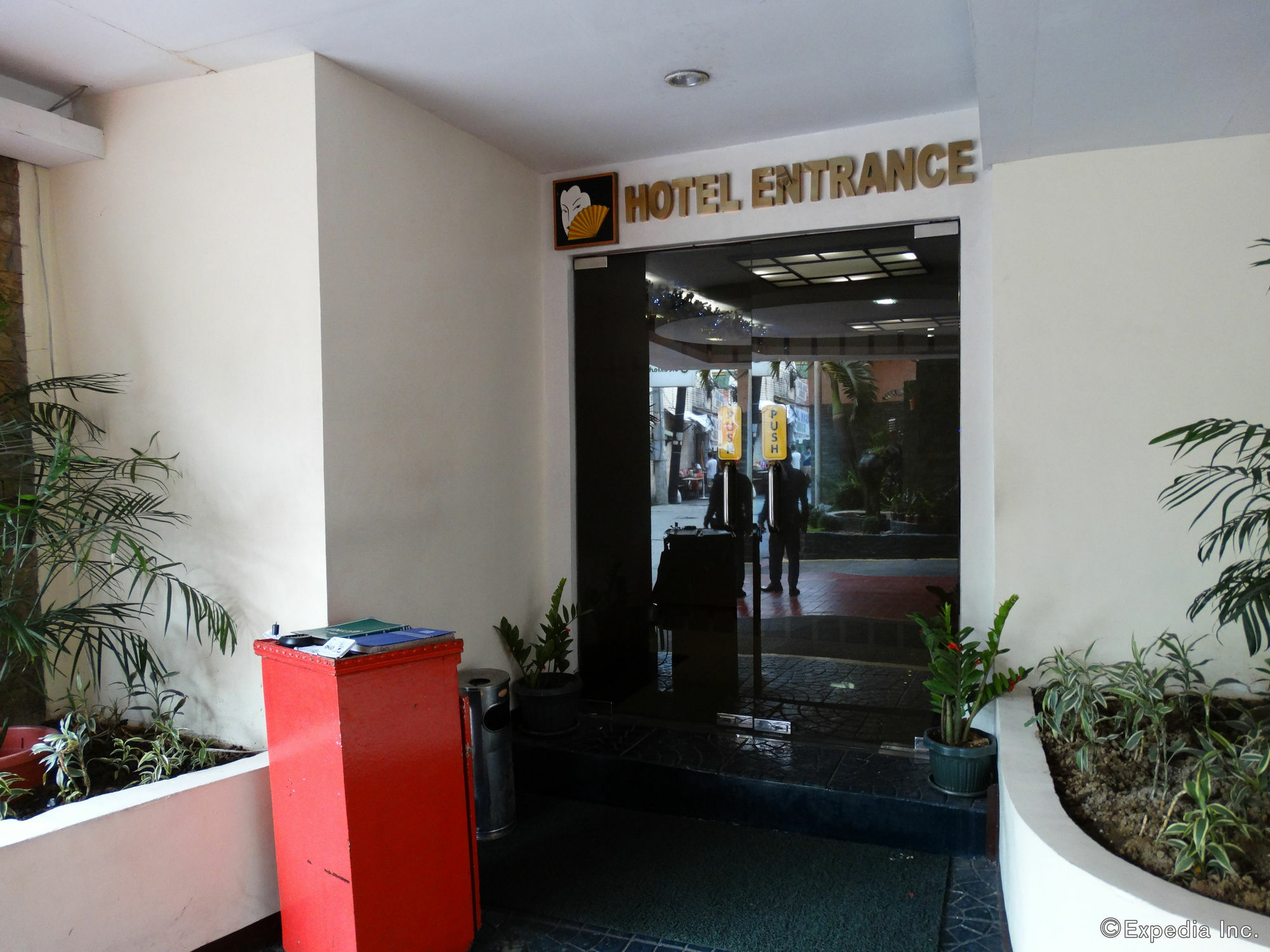 Hotel Sogo Pasay Wood Street Bagian luar foto