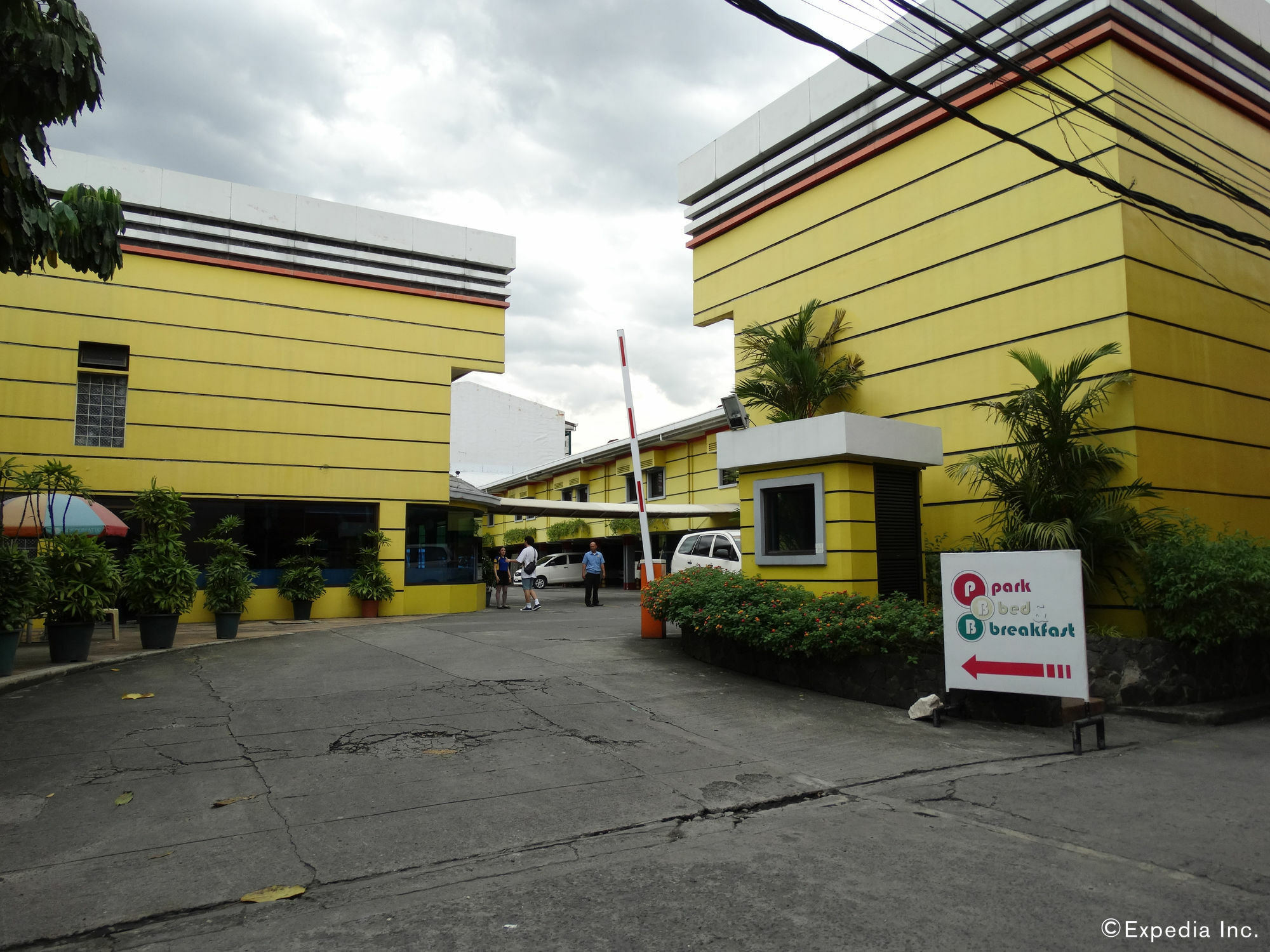 Hotel Sogo Pasay Wood Street Bagian luar foto