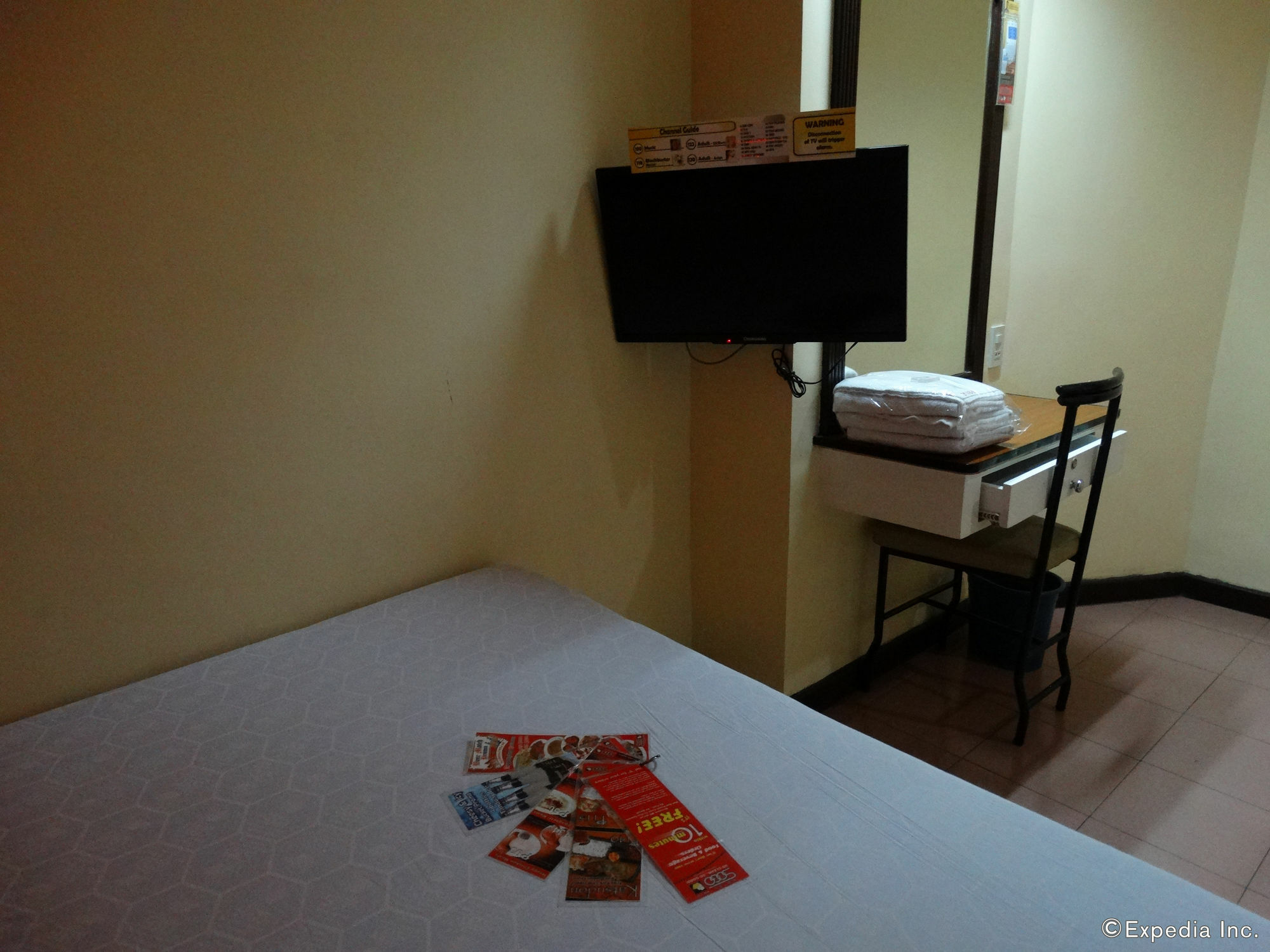 Hotel Sogo Pasay Wood Street Bagian luar foto