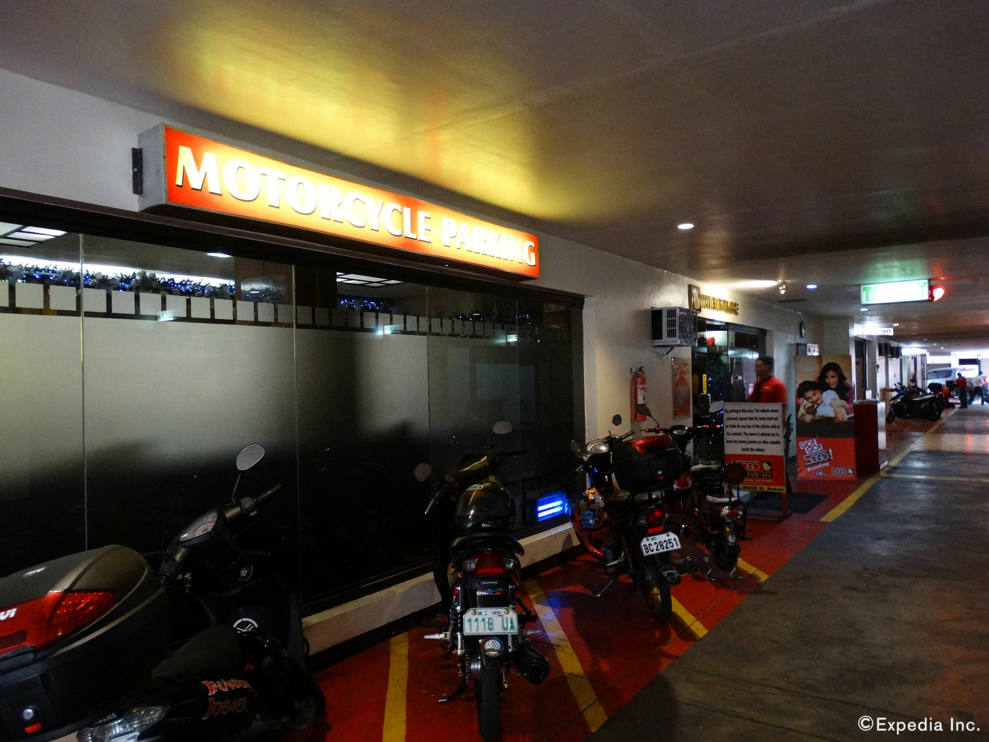 Hotel Sogo Pasay Wood Street Bagian luar foto