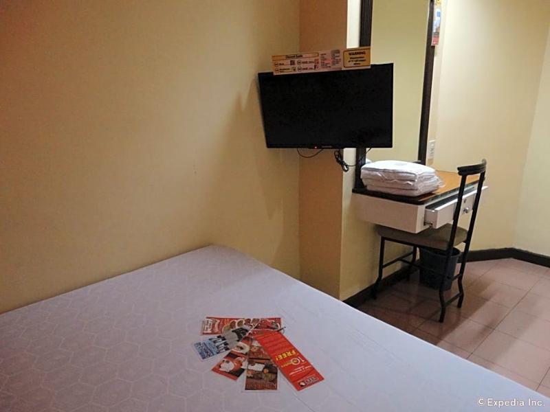 Hotel Sogo Pasay Wood Street Bagian luar foto