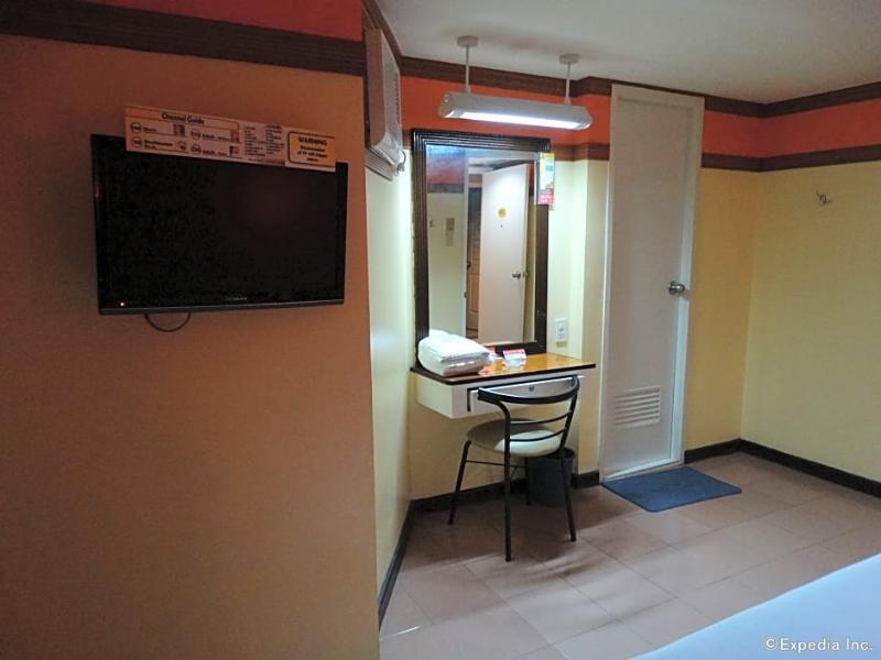 Hotel Sogo Pasay Wood Street Bagian luar foto