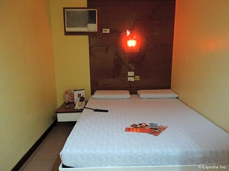 Hotel Sogo Pasay Wood Street Bagian luar foto